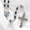 Chapelet grains en hematite H. 5mm avec pater metal de EX-VOTO avec croix metal livre en boite