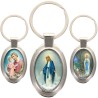 Porte-clés en métal de couleur argenté de forme ovale H. 4.3 cm. Livré en boite cadeaux. Existe avec différents Saints.