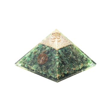 Pyramide Orgonite avec symbole Energie, L. 6 cm. Plusieurs pierres.