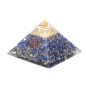 Pyramide Orgonite avec symbole Energie, L. 8 cm. Plusieurs pierres.