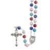 Chapelet grains filigranés multicolores Ø 7 mm, chaîne argentée, croix avec Christ, longueur au cœur 38 cm.
