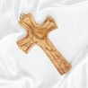 Croix bois d'olivier H. 15 cm.