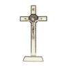 Croix de saint Benoit en metal couleur argentee sur socle, hauteur 20 cm..