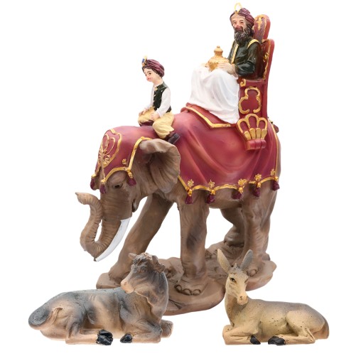 Emsemble de personnages, ane L. 4 x H. 4 , boeuf L. 7 x  H. 5 et elephant L. 17 x H. 20 cm.