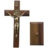 Crucifix de Saint Benoit a poser ou a suspendre en bois avec Christ en dore antique. Existe en plusieurs tailles.