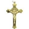 Croix de saint Benoit en métal couleur dorée, hauteur 7,5 cm..