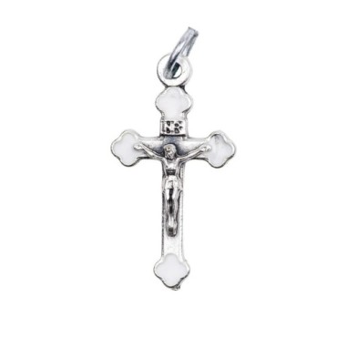 Croix de cou baroque en métal couleur argentée émaillé avec Christ H. 2,5 cm.
