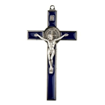 Croix de saint Benoit couleur argentee, hauteur 12 cm emaillee..