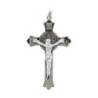Croix de saint Benoit anthracite avec Christ en métal couleur argentée, hauteur 7,5 cm..