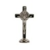 Croix de Saint Benoît en métal argenté, émaillée plusieurs couleurs, sur socle aimanté – Hauteur 7,8 cm.